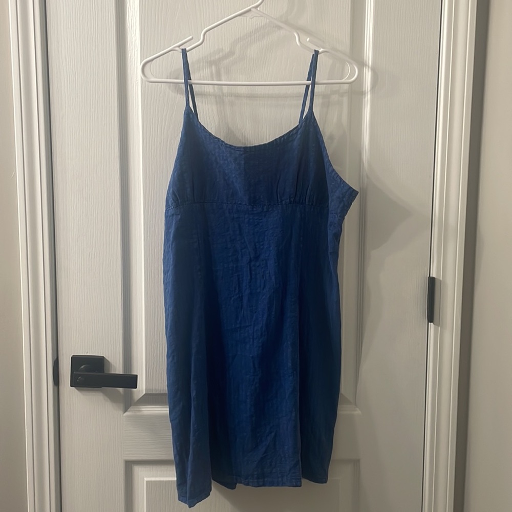 blue dress. Size L. From target. Goes to a little bit above your knee